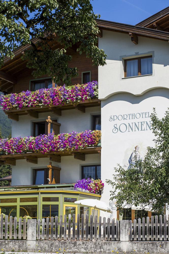 Hotel Sonnenuhr Kramsach Exterior photo