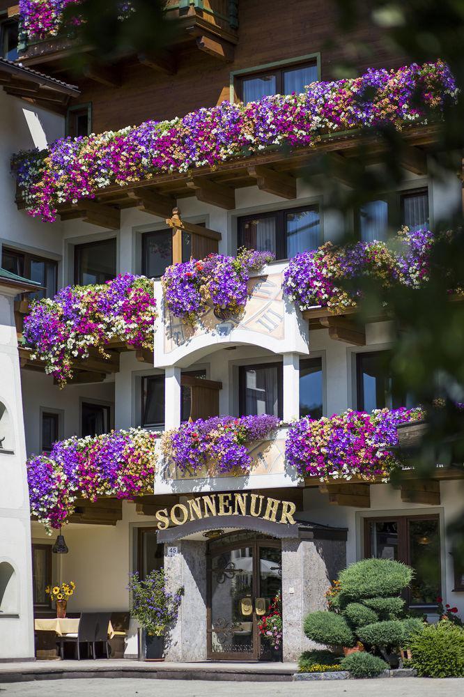 Hotel Sonnenuhr Kramsach Exterior photo