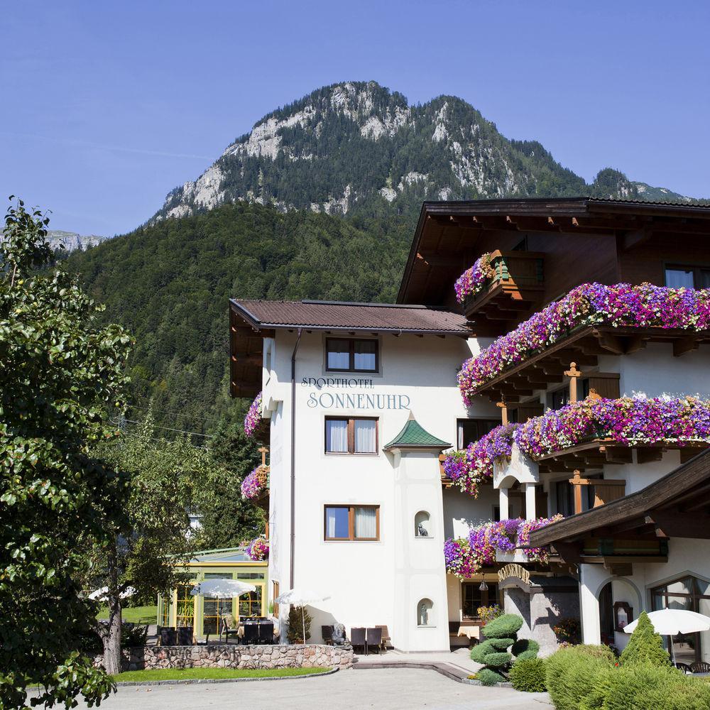 Hotel Sonnenuhr Kramsach Exterior photo