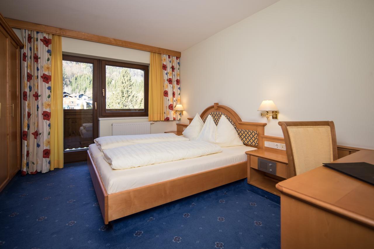 Hotel Sonnenuhr Kramsach Exterior photo