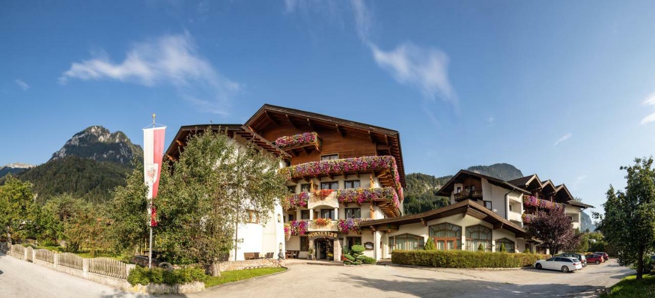 Hotel Sonnenuhr Kramsach Exterior photo